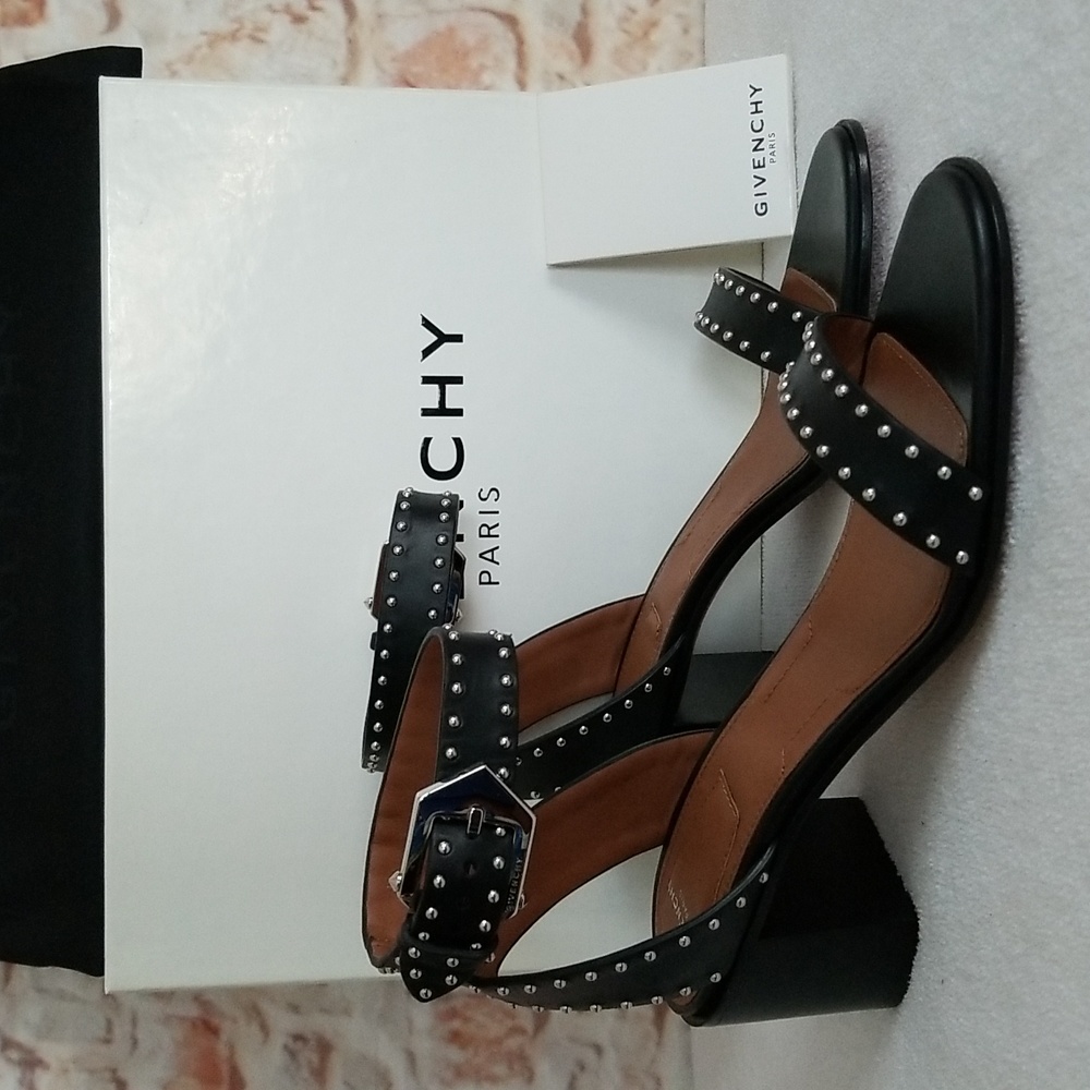 New Givenchy Elegant Studded Leather Sandals